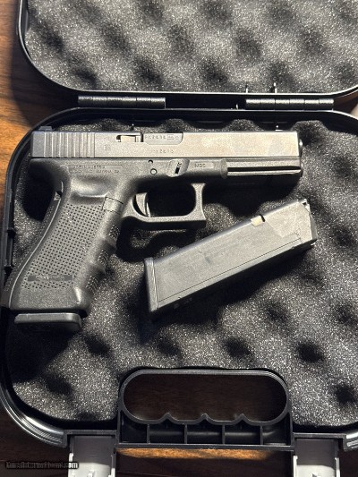 GLOCK G17 GEN 4 9MM LUGER (9x19 PARA)