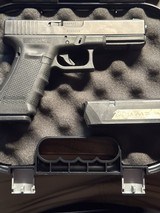 GLOCK G17 GEN 4 9MM LUGER (9x19 PARA) - 1 of 3
