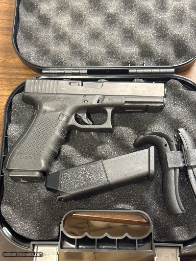 GLOCK G17 GEN 4 9MM LUGER (9x19 PARA)