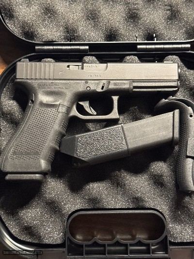 GLOCK G17 GEN 4 9MM LUGER (9x19 PARA)