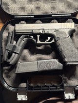 GLOCK G17 GEN 4 9MM LUGER (9x19 PARA) - 2 of 3