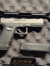 GLOCK G17 GEN 4 9MM LUGER (9x19 PARA) - 1 of 3
