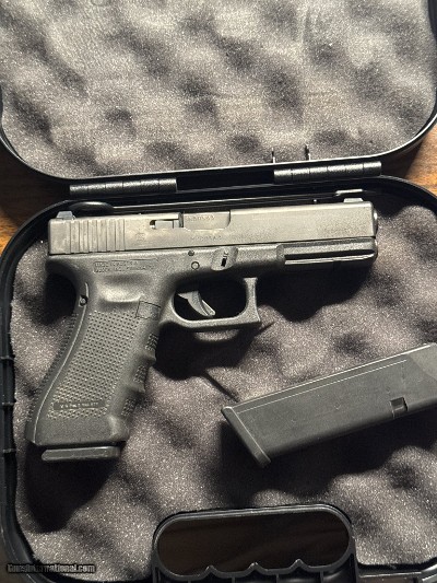 GLOCK G17 GEN 4 9MM LUGER (9x19 PARA)