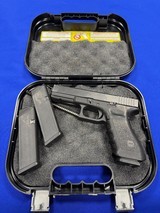 GLOCK G22 .40 S&W - 2 of 3