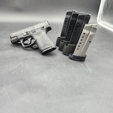 SMITH & WESSON M&P 9 SHIELD 9MM LUGER (9x19 PARA) - 1 of 3
