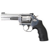 SMITH & WESSON 617-6 .22 LR