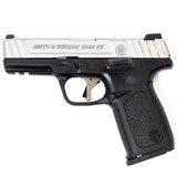 SMITH & WESSON SD40 VE .40 S&W - 1 of 3