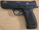 SMITH & WESSON M&P40 .40 S&W - 2 of 3