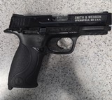 SMITH & WESSON M&P22 10 ROUND THREADED BARREL .22 LR - 2 of 3