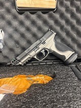 SMITH & WESSON M&P9 M2.0 METAL COMPETITOR 9MM LUGER (9X19 PARA) - 2 of 3