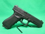 GLOCK G22 GEN 4 .40 S&W - 2 of 3