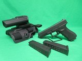 GLOCK 22 GEN4 .40 S&W - 1 of 3