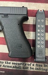 GLOCK G17 GEN 1 9MM LUGER (9X19 PARA) - 3 of 3