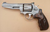 SMITH & WESSON 627 PERFORMANCE .357 MAG - 1 of 3