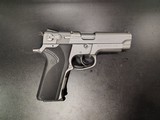 SMITH & WESSON 4006 .40 S&W - 2 of 2