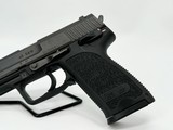 HECKLER & KOCH USP
.40 S&W - 3 of 3