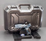 SMITH & WESSON M&P M2.0 Metal 9MM LUGER (9x19 PARA) - 1 of 2