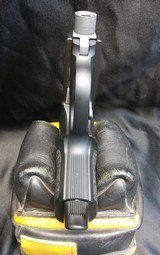 BERETTA 3032 TOMCAT SILVER-BLACK GORILLA .32 ACP - 1 of 3