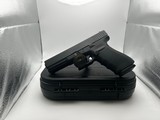GLOCK 17 gen 4 9MM LUGER (9x19 PARA) - 2 of 3