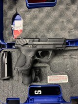 SMITH & WESSON M&P40 COMPACT .40 S&W - 2 of 2