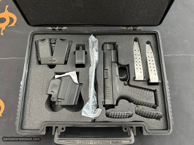 SPRINGFIELD ARMORY XD(M) 4.5" .40 S&W