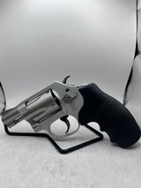 SMITH & WESSON 637-2 Air Weight .38 SPL - 2 of 3