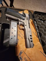 SMITH & WESSON 1911 .45 ACP - 1 of 3