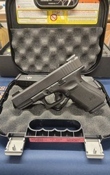 GLOCK G23 GEN 4 .40 S&W - 2 of 3