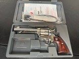 RUGER NEW VAQUERO 45 HIGH GLOSS STAINLESS .45 LC - 1 of 3