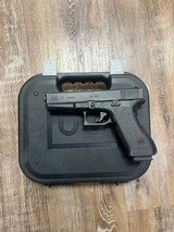 GLOCK 22 .40 S&W - 1 of 3
