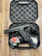 GLOCK 22 .40 S&W - 2 of 3