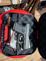 GLOCK G27 GEN 3 .40 S&W - 2 of 2