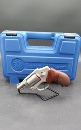 SMITH & WESSON 642 DELUXE .38 SPL
