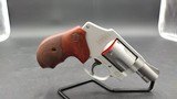 SMITH & WESSON 642 DELUXE .38 SPL - 2 of 3