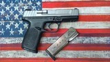 SMITH & WESSON SD40 VE .40 S&W - 1 of 3
