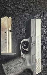 SMITH & WESSON SIGMA 9VE 9MM LUGER (9X19 PARA)