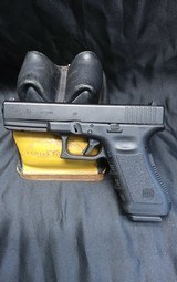 GLOCK G22 .40 S&W - 2 of 3