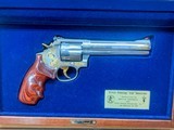 SMITH & WESSON Model 686-6
.357 MAG - 2 of 3