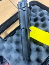 SMITH & WESSON M&P 9 M2.0 Carry and Range Kit 9MM LUGER (9X19 PARA) - 3 of 3