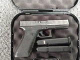 GLOCK G22 GEN 3 .40 CALIBER - 2 of 3