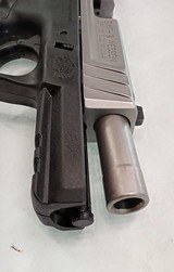 SMITH & WESSON SD40 VE .40 S&W - 3 of 3