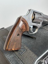 TAURUS 856 EXECUTIVE GRADE .38 SPL +P - 2 of 3