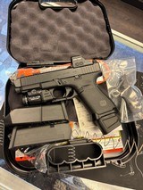 GLOCK G19 GEN 5 MOS (AU) 9MM LUGER (9X19 PARA) - 1 of 3