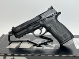 SMITH & WESSON M&P22 COMPACT THREADED BARREL .22 LR
