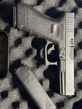 GLOCK 17 Gen 3 9MM LUGER (9x19 PARA) - 1 of 3