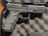 GLOCK 17 Gen 3 9MM LUGER (9x19 PARA) - 1 of 3