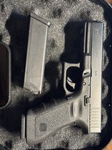 GLOCK 17 Gen 3 9MM LUGER (9x19 PARA) - 2 of 3