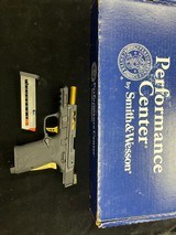 SMITH & WESSON M&P 380 SHIELD EZ M2.0
.380 ACP - 2 of 3