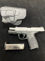 SMITH & WESSON SD9VE 9MM LUGER (9x19 PARA) - 1 of 3