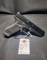 GLOCK G22 GEN 5 .40 S&W - 2 of 2